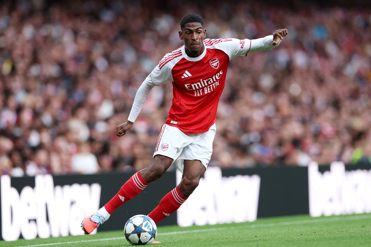 All eyes on the right back conundrum ahead of Burnley on Monday – Suburban Gooners